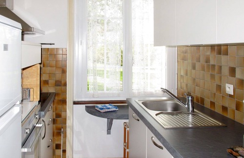 Morgat House | Stunning private villa for 4 guests with terrace, pets allowed and parking
