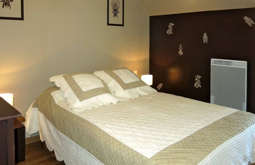 Lanleff House | Stunning private villa for 4 people with WIFI, TV and parking
