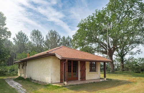 Mimizan House | Stunning private villa for 3 people with WIFI, TV, terrace, pets allowed and parking