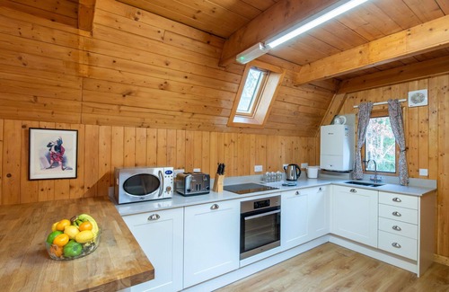 Cannich House | Stunning private villa for 4 guests with WIFI, TV, pets allowed and parking