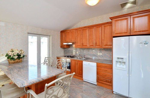 Zaton House | Stunning private villa for 14 people with WIFI, hot tub, private pool, A/C, TV, terrace and park.