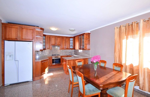 Zaton House | Stunning private villa for 14 people with WIFI, hot tub, private pool, A/C, TV, terrace and park.