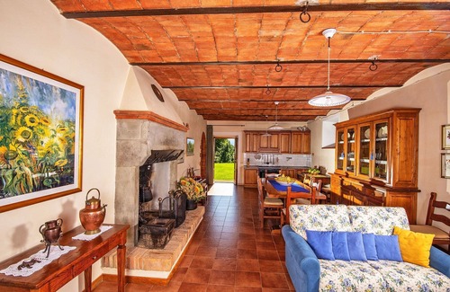 Porrena Villa | Stunning private villa with private pool, WIFI, TV, patio, pets allowed and panoramic view