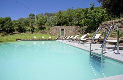 Cortona Villa | Stunning private villa for 11 people with WIFI, hot tub, A/C, private pool, sauna and TV