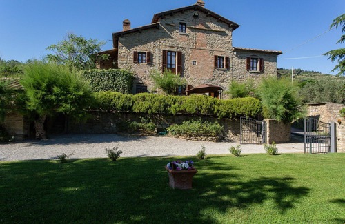 Camucia Villa | Stunning private villa with A/C, private pool, WIFI, TV, terrace, panoramic view and parking