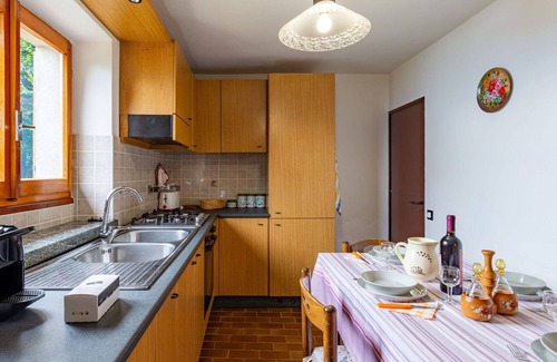 Plesio House | Stunning private villa for 6 people with WIFI, terrace and pets allowed