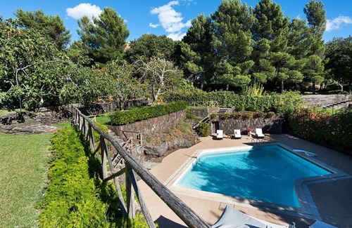 Ragalna House | Stunning private villa for 4 people with A/C, private pool, WIFI, TV, terrace and parking