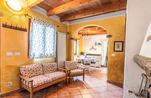 Rialto House | Stunning private villa for 6 people with WIFI, TV, patio and pets allowed