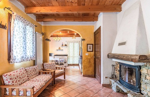 Rialto House | Stunning private villa for 6 people with WIFI, TV, patio and pets allowed