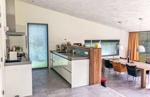 Hollum House | Stunning private villa for 6 people with WIFI, TV, terrace and pets allowed