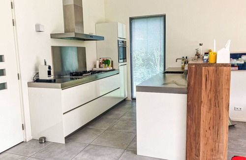 Hollum House | Stunning private villa for 6 people with WIFI, TV, terrace and pets allowed
