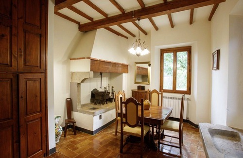 Porrena Villa | Stunning private villa with WIFI, private pool, TV, patio, pets allowed, panoramic view and park.
