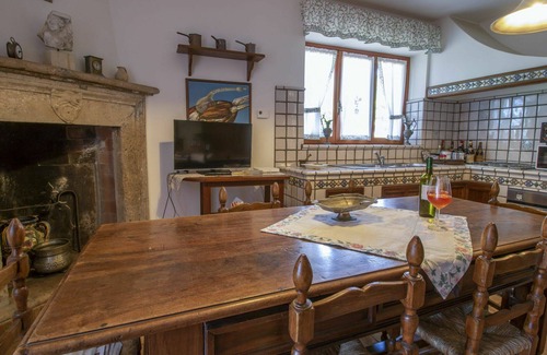Sutri Villa | Stunning private villa with WIFI, A/C, private pool, TV, terrace, pets allowed and parking