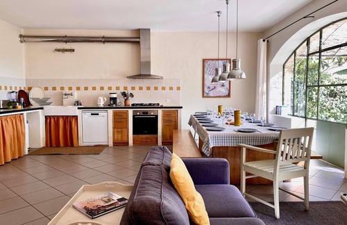 Cairanne Villa | Stunning Provence house/villa, Pool 18X5, aircon, close Luberon