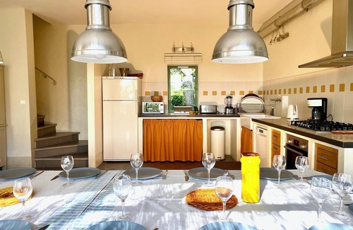 Cairanne Villa | Stunning Provence house/villa, Pool 18X5, aircon, close Luberon
