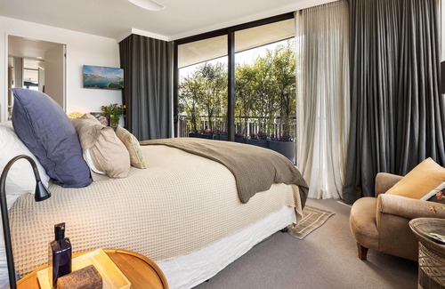 Randwick Apartment | Stunning Randwick Apartment with Views
