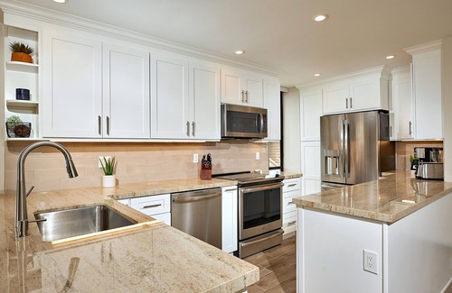 Townsite Condo | Stunning Remodel with Unbeatable Panoramic Ocean Views!