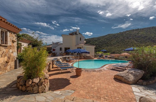 Tanaunella Apartment | Stunning Residence Bouganvillage Bedroom Sleeps 4 Child No1314