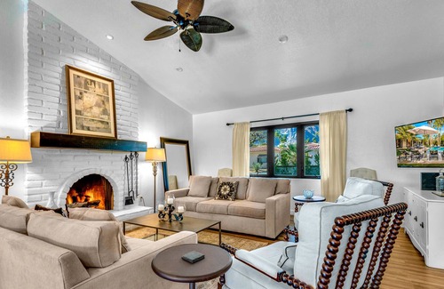El Mirador House | Stunning Resort Style Oasis! Pool, Hot Tub, Fire Table, & Close to Downtown PS!