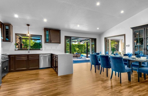 El Mirador House | Stunning Resort Style Oasis! Pool, Hot Tub, Fire Table, & Close to Downtown PS!