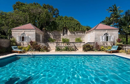 Folkestone Villa | Stunning Retreat with Pool Near Beach - Porters Villa