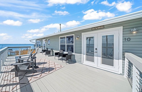 Orlando Beach Condo | Stunning Riverfront Balcony Views! W/Private Beach Access & Perfect Setting for Events
