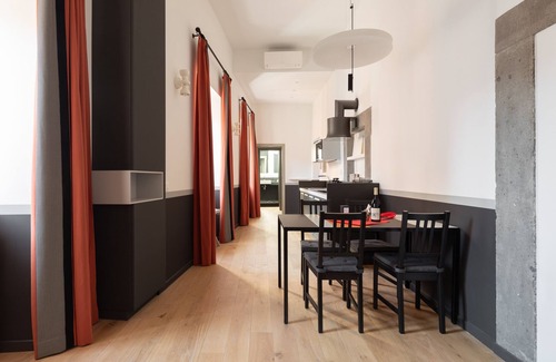 Trastevere Apartment | Stunning Rose Trastevere Apartment