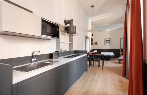 Trastevere Apartment | Stunning Rose Trastevere Apartment