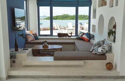 Tanjungbenoa Villa | Stunning Sea Front Villa 4BR Nusa Dua