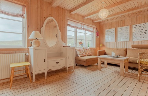 Leynar House | Stunning Sea View | 4Br | Beach | Scenic Village