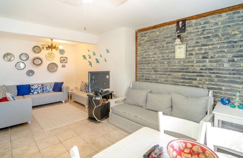 Dagbelen Villa | Stunning Sea View Villa w Garden, 5 min to Beach