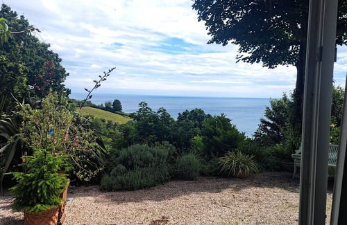 Torquay Apartment | STUNNING SEA VIEWS OVER THE BAY