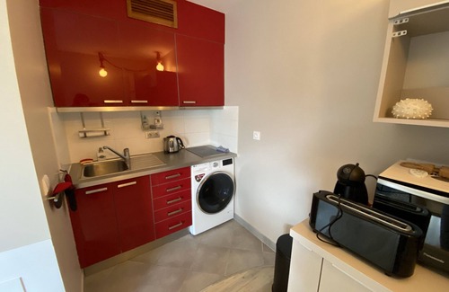 Arcachon Apartment | Stunning Seafront Studio for 3, Newly Renovated, Parking Included