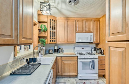 Alki House | Stunning Seattle Home on Alki Beach w/Sound View!