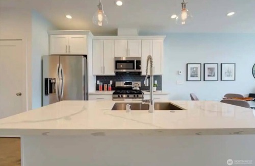 South Delridge House | Stunning Seattle Retreat - Utopia Luxury Stay