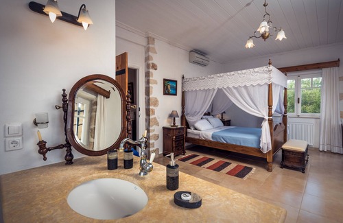 Skinaria Villa | stunning seaview villa!