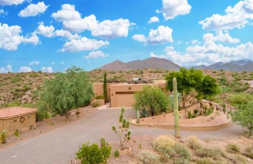 Fort McDowell House | Stunning Secluded Ranch, Sleeps 8, Pool and Jacuzzi