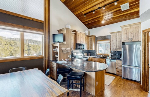 Big Horn House | Stunning ski-in/ski-out townhome with a private indoor hot tub