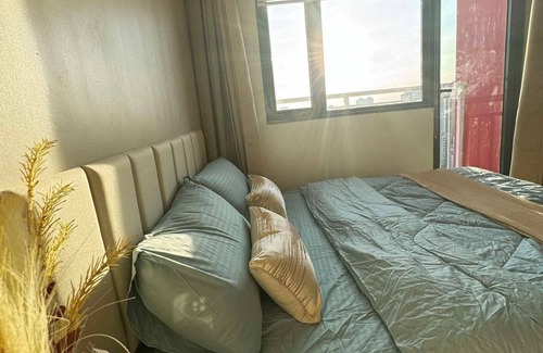 Legazpi Village Hotel | Stunning skyline views in Makati