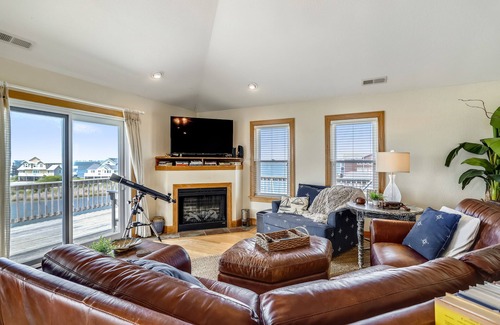 Nags Head House | Stunning Soundfront, Beautiful Views, 4 Bedrooms, Dog Friendly!
