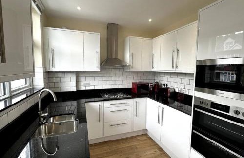 Croham Apartment | Stunning South Croydon Apartment - Relax in Style