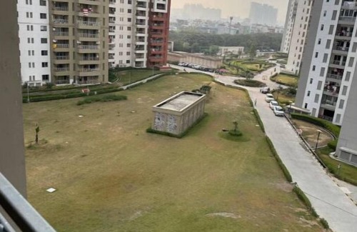 Noida Apartment | Stunning Spacious 3 Bedroom apartment Garden View