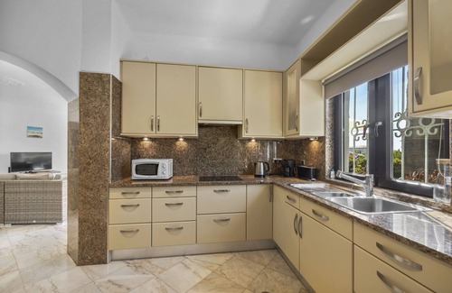 Albufeira Villa | Stunning Spacious Villa with beautiful sea views