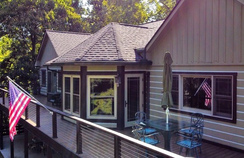 Ingles House | Stunning Spot on Claytor Lake! Private, 2BS5