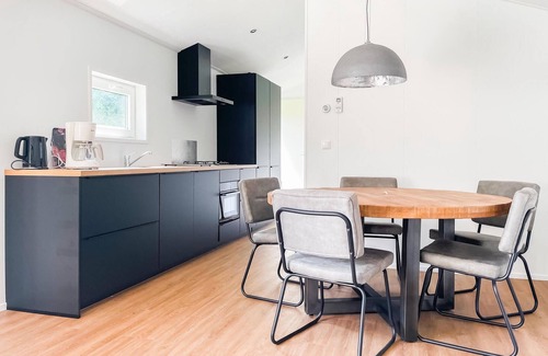Krachtighuizen House | Stunning (sta)caravan in Putten