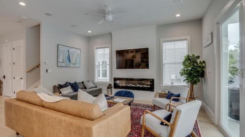 Santa Rosa Beach House | Stunning Stayin' Sandy-Private POOL & Walk to Beach!