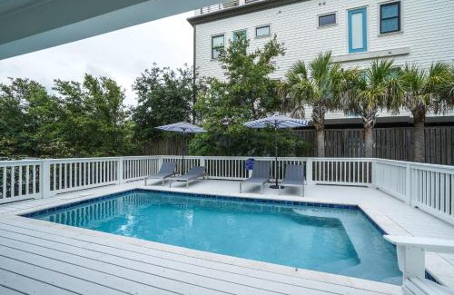 Santa Rosa Beach House | Stunning Stayin' Sandy-Private POOL & Walk to Beach!