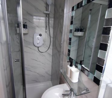 Seven Sisters Apartment | STUNNING STUDIO In NORTH LONDON - VICTORIA LINE