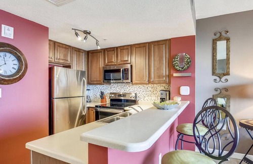Lower Grand Lagoon Condo | Stunning Sunsets! Gulf front with everything you need for a beach getaway!