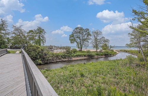 Acme Condo | 🏖️ Stunning Sunset Bay Views @ The Shores | Traverse Bay Views | Moments to the Beach